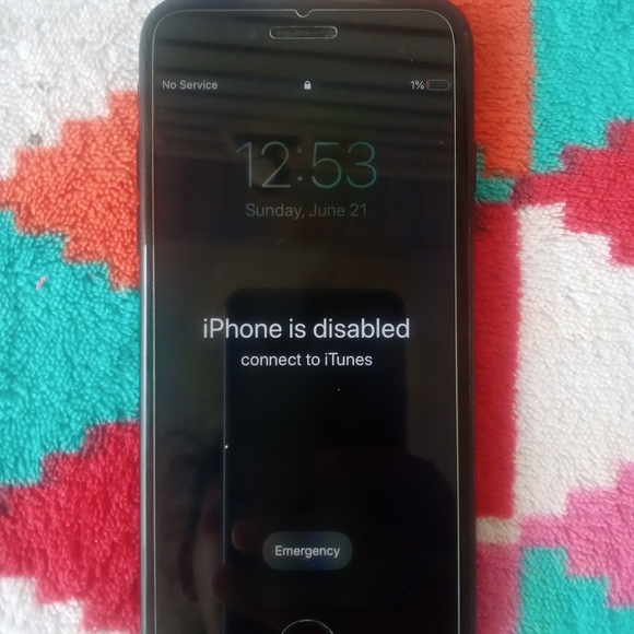 iPhone 7 model A1660 for parts only - Picture 3 of 8